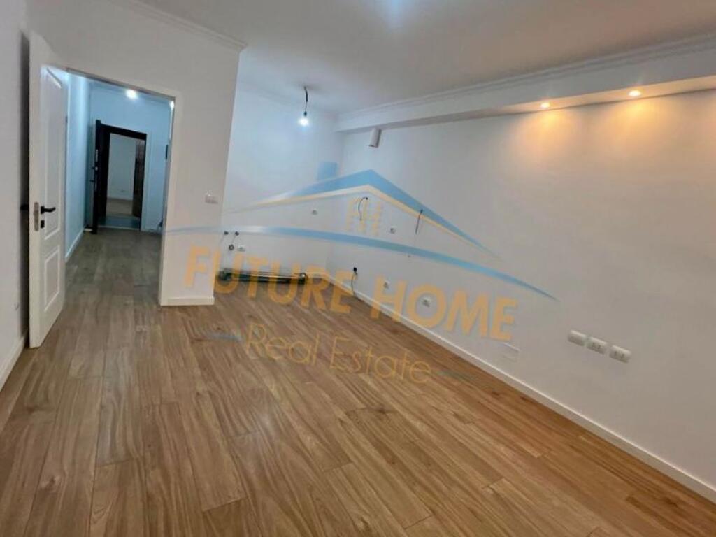 Shitet, Apartament 2+1+2, Rruga e Bogdaneve