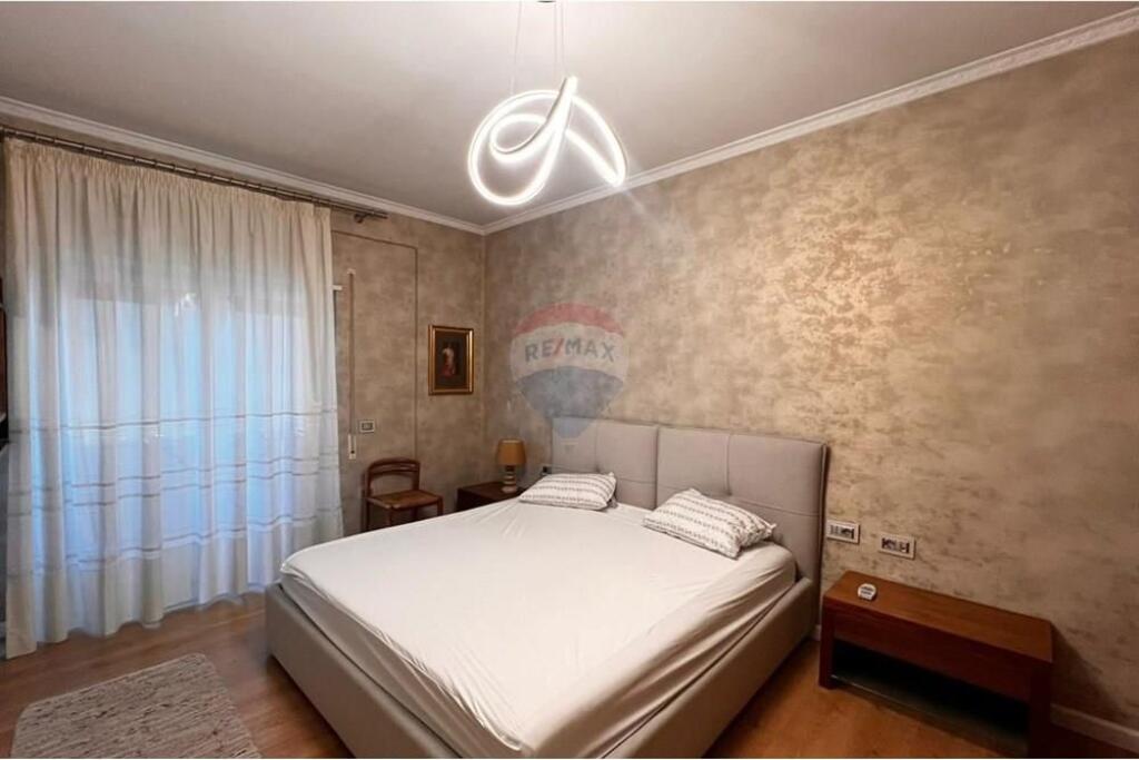 Apartament per qera 2+1+2 ne Qender