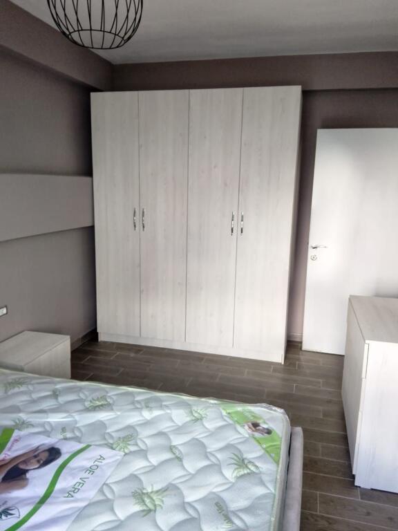 Affittasi appartamento fantastico 2+1+2 con posto auto incluso a Kodra e Diellit