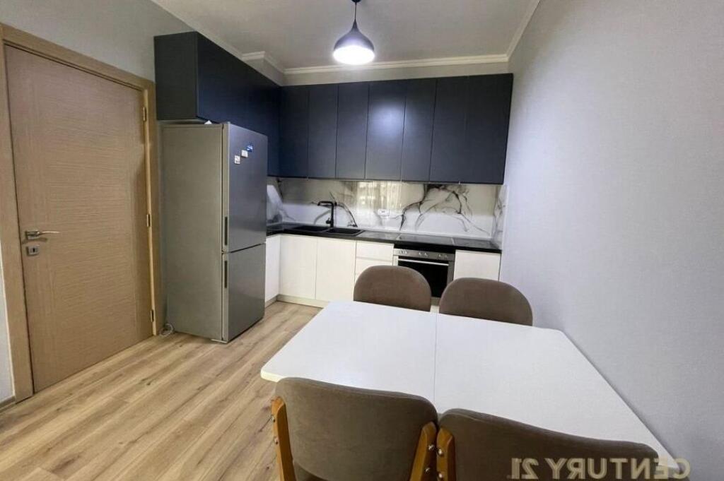 Jepet me qera apartament 1+1 te Ish Tregu Elektrik