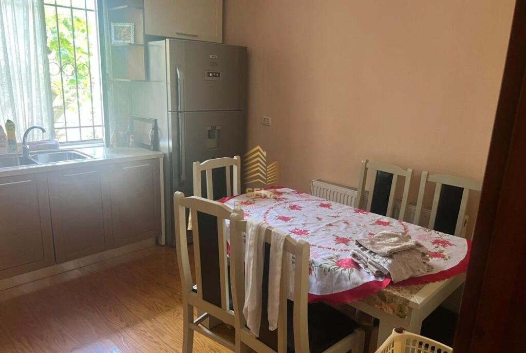 Qira, Hyrje Private, 1+1+Kuzhine e Vecuar, Laprake, 350 Euro/muaj