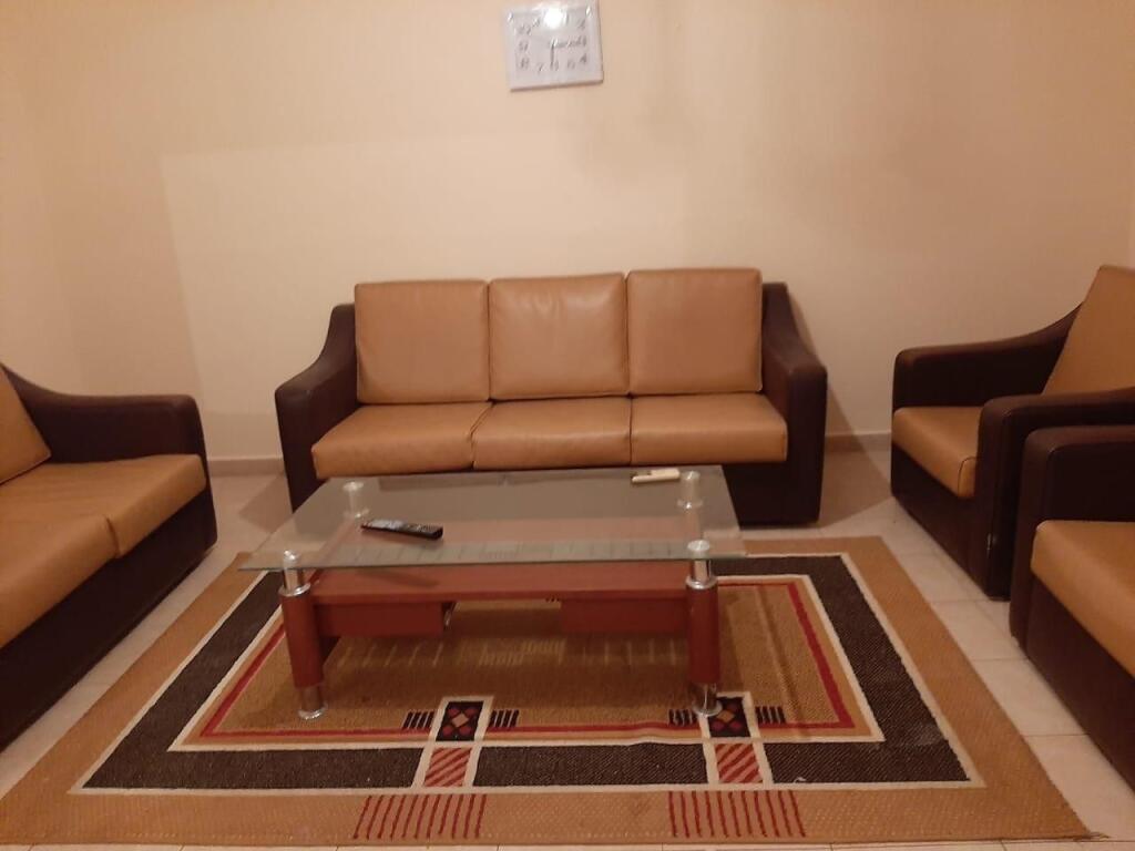 Jepet me qera apartament 1+1 tek shkolla Bajram Curri