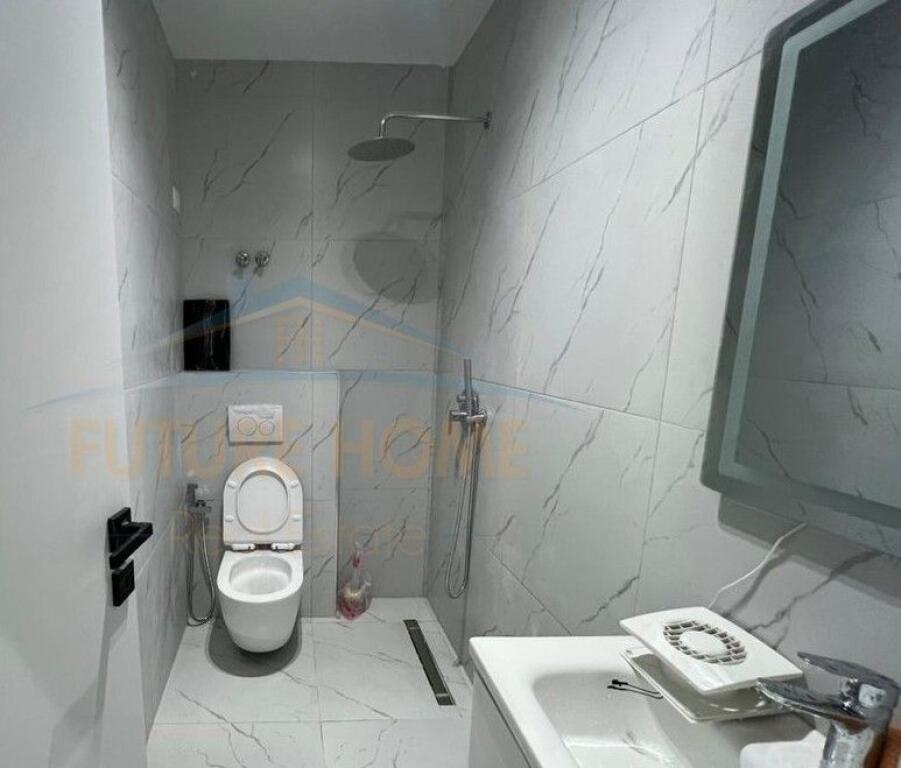 Shitet, Apartament 1+1, Komuna e Parisit, Tirane