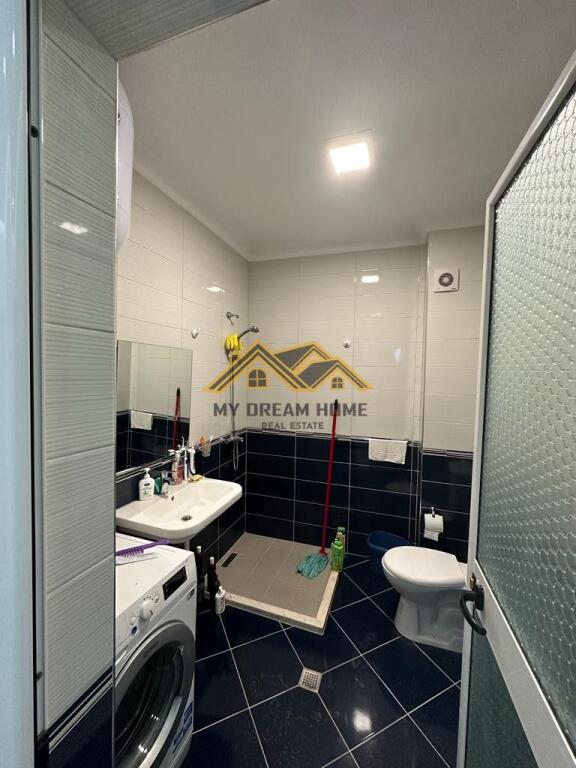 SHITET APARTAMENT 2+1 PLAZH DURRES