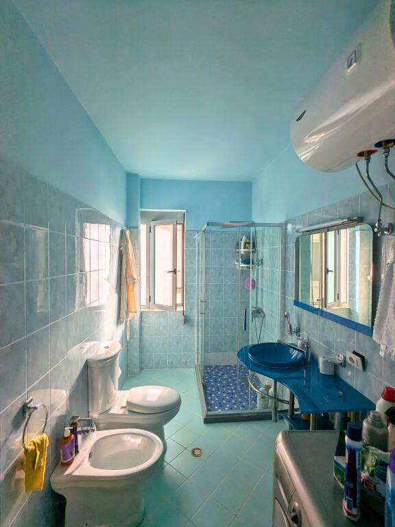 APPARTAMENTO 1+1 IN VENDITA CON VISTA MARE LATERALE SUL LUNGOMARE DI VLORA, OCCASIONE