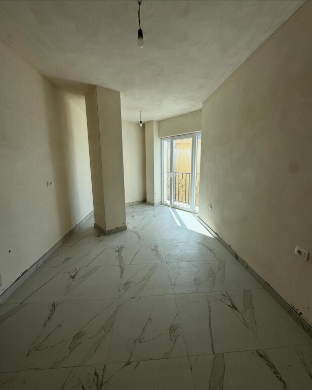 💥Okazion apartament 2+1+2 tualete dhe 3 ballkone qender, Kavaje💥