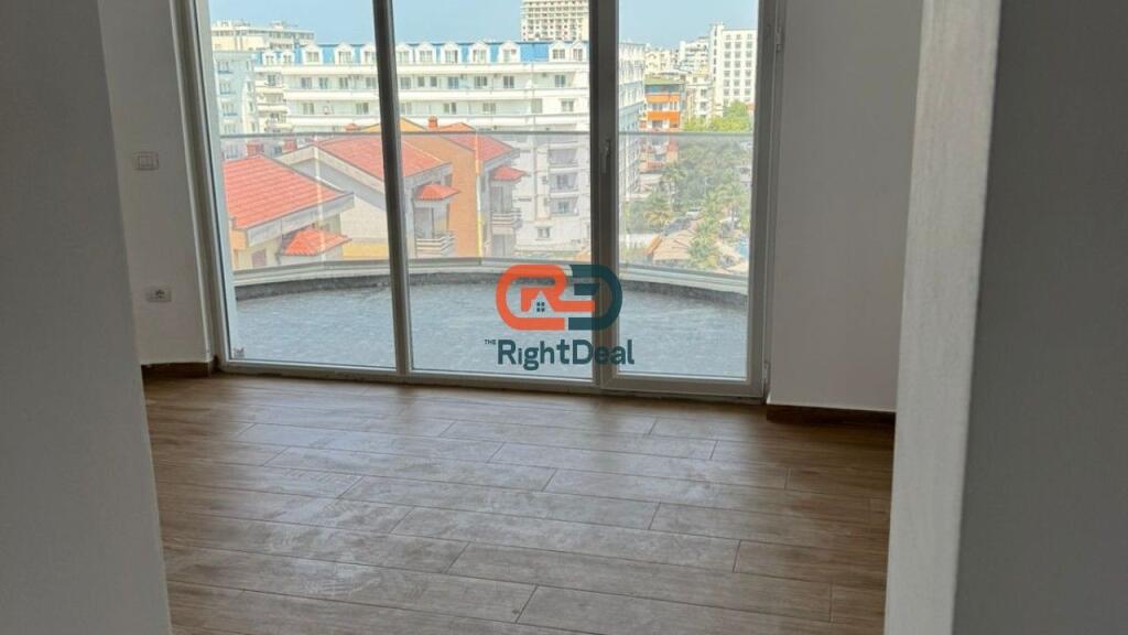 Ne Golem , Shitet Apartament 2+1 Me Pamje Nga Deti!!