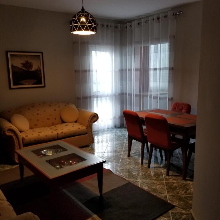 Apartament 2+1 me qira tek Mine Peza