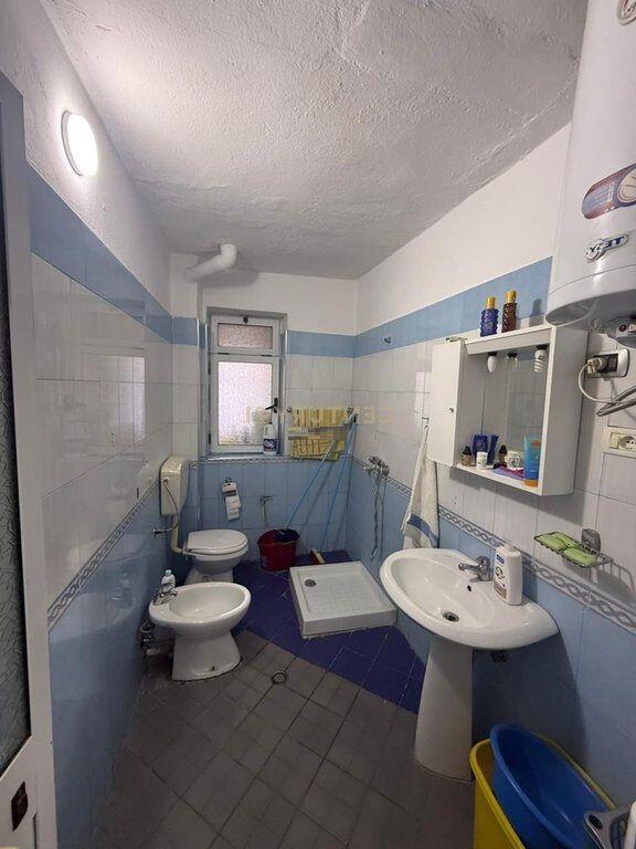 JEPET ME QIRA APARTAMENT 2+1 PRANE SHKOLLES "NIKET DARDANI"