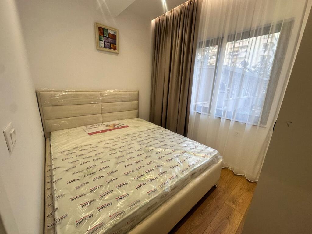 Shitet apartsment 1+1 tek komuna e Parisit