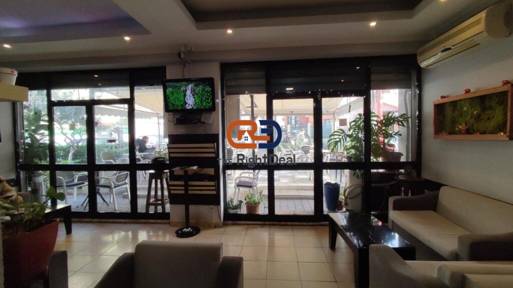 Te Komuna E Parisit, Shitet Bar-Kafe Perfekte Per Investim !!