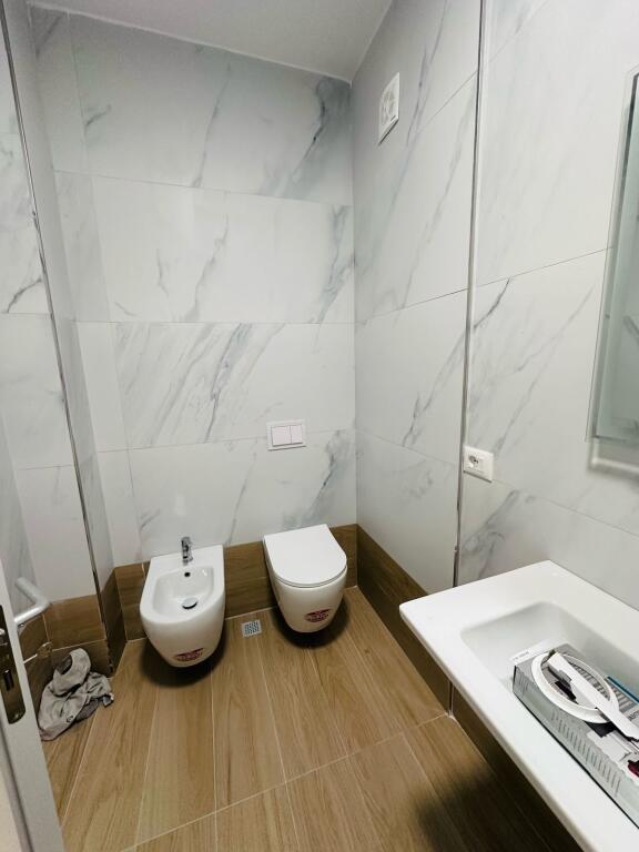 Jepet Me Qera Apartament 2+1+2 Tualete + 1 Ballkon