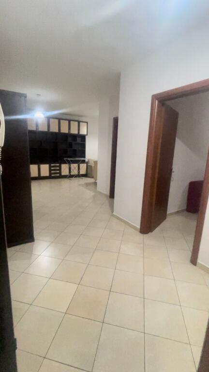 Qira Apartament 2+1, pallati EkoMarket, Yzberisht