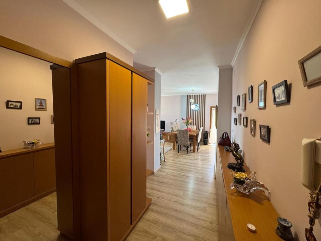 Ap 2+1+2 tualete+parkim per qera -Linze...