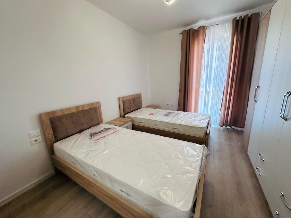 Jepet Me Qera Apartament 2+1+2 Tualete + 1 Ballkon