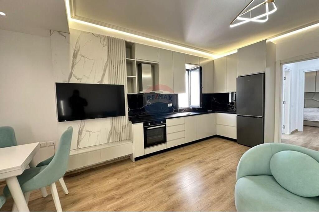 Apartament 1+1 per shitje te Farmacia 10!
