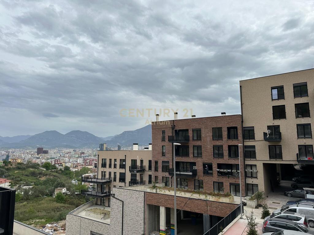 SHITET APARTAMENT 3 + 1 + 2 TEK KODRA E DIELLIT 2 !