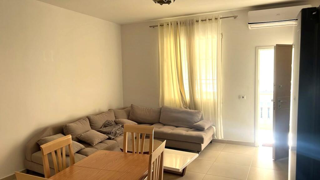 📍 Jepet me Qera Super Hyrje Private Poshtë Spitalit Amerikan 2 afer Spitaleve QSUT