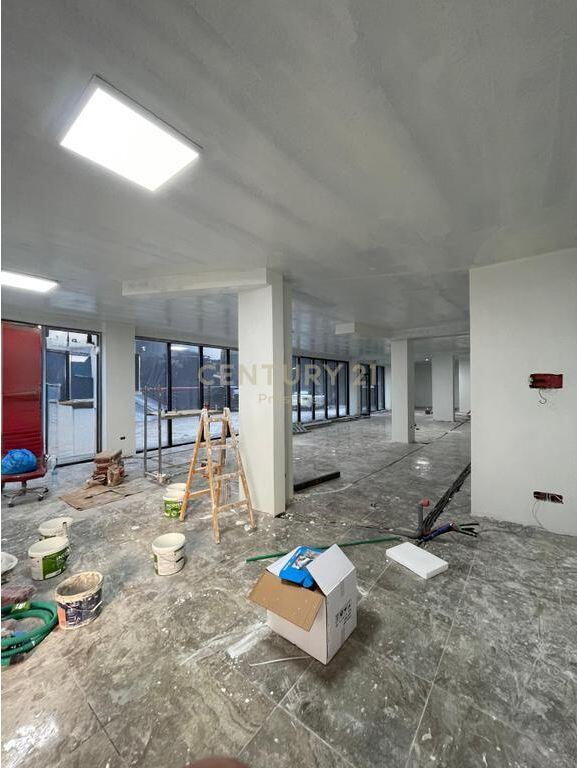 COMMERCIAL SPACE FOR RENT – DRY LAKE, TIRANA