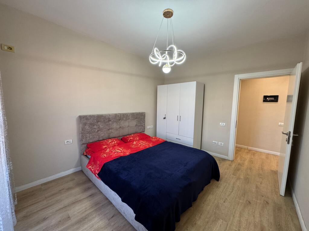 Appartamento 1+1 ad Astir a Nela 5   6° piano palazzo nuovo con ascensore  Arredato  Prezzo 450€