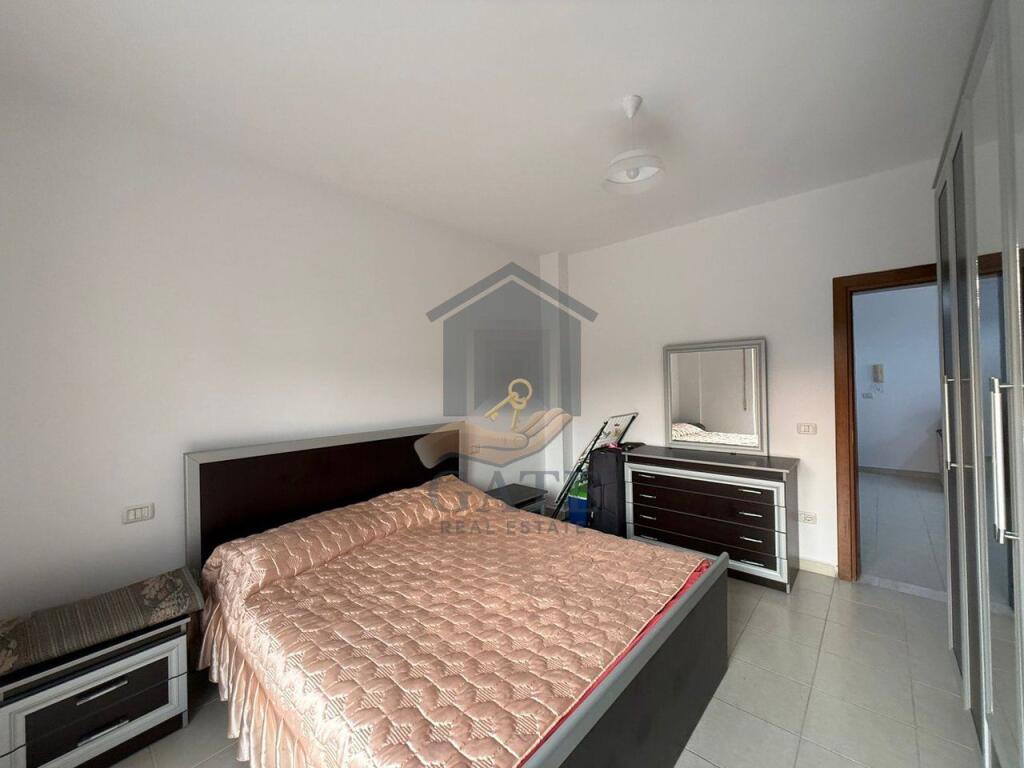 Jepet me qira, Apartament 2+1 në Golem, Durres