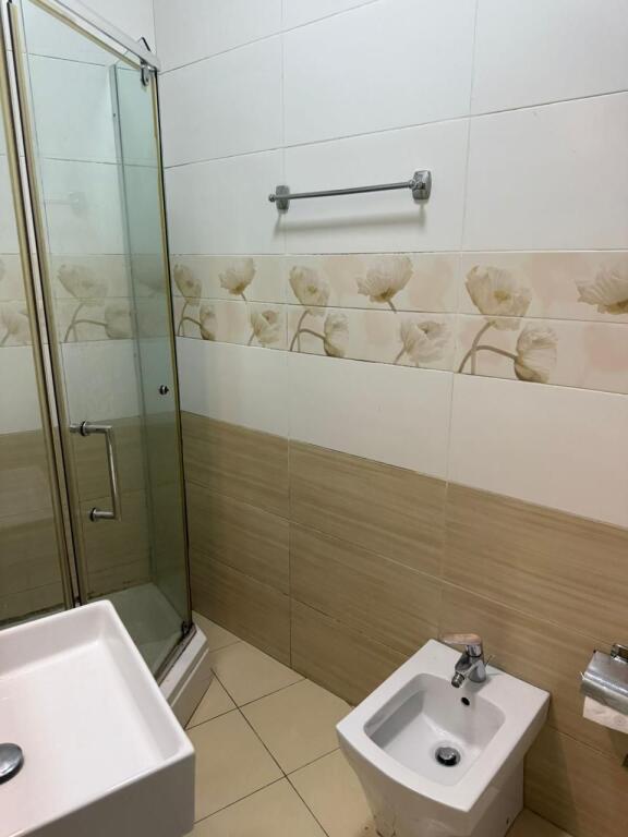 1+1,i mobiluar me mundesi parkimi,liqeni i thate ,600 euro