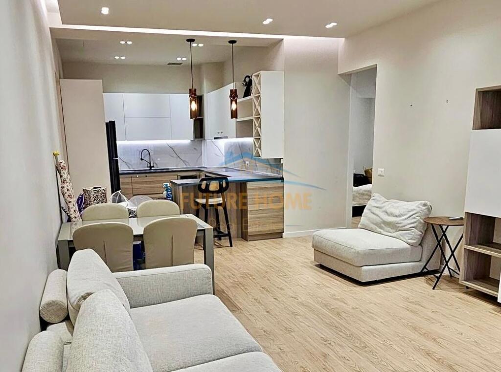 Shitet, Apartament 3+1+2, Liqeni i Thate, Tirane