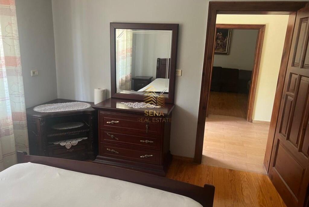 Qira, Hyrje Private, 1+1+Kuzhine e Vecuar, Laprake, 350 Euro/muaj