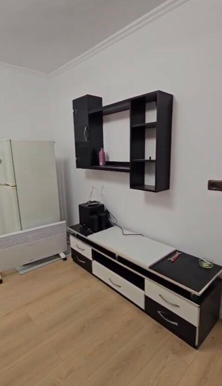 Apartament 2+1 me qera tek White Bar tek Irfan Tomini
