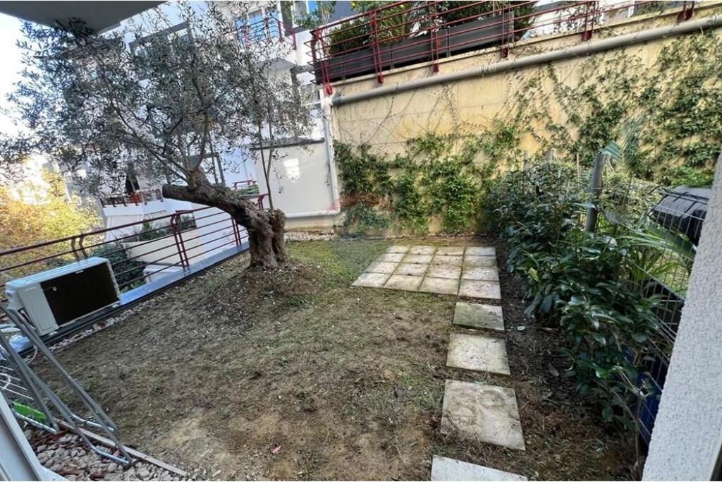 Apartament me qera Liqeni i Thate