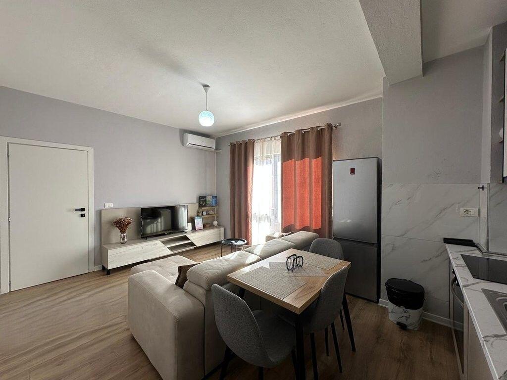 Jepet me qera apartament 2+1 pas Xhamise ne Don Bosko! 600 € /Muaj