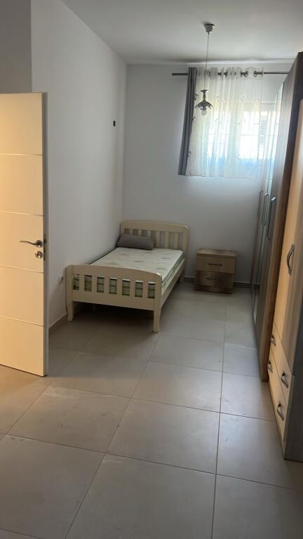 📍 Jepet me Qera Super Hyrje Private Poshtë Spitalit Amerikan 2 afer Spitaleve QSUT