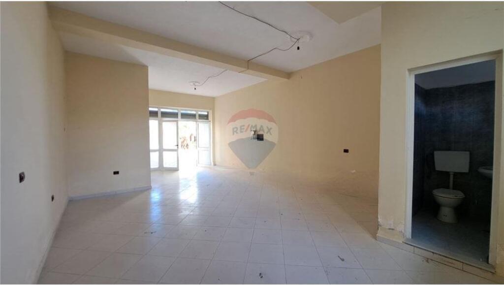 Dyqane per Shitje, Lungomare, Vlorë