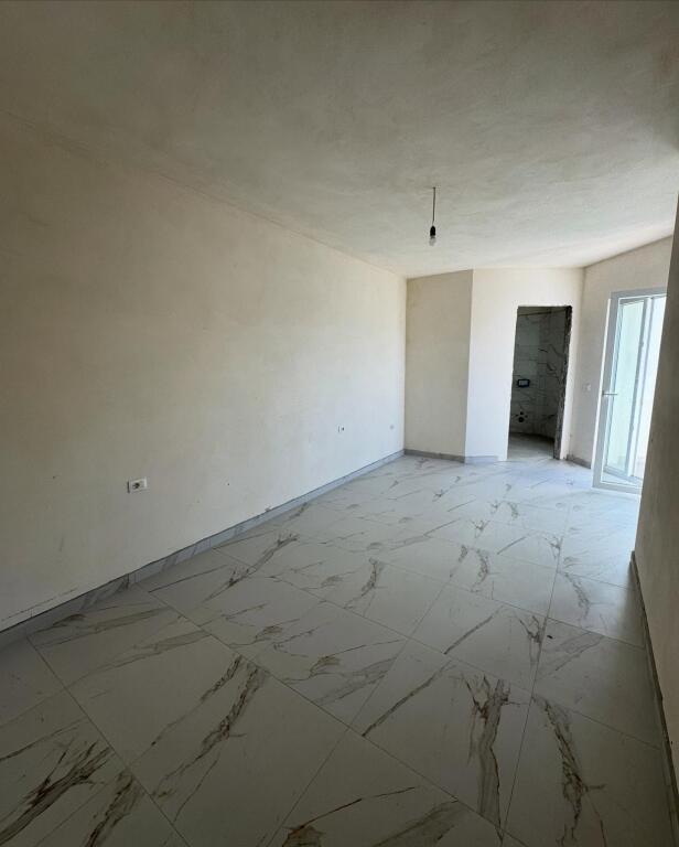 💥Okazion apartament 2+1+2 tualete dhe 3 ballkone qender, Kavaje💥