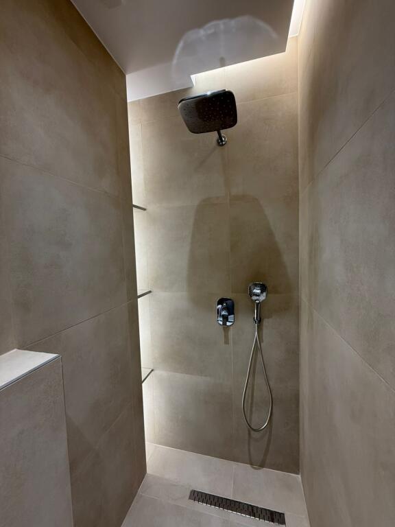 🏠 SHITET GARSONIERE TEK KOMUNA E PARISIT 📍 Pranë Parkut Olimpik