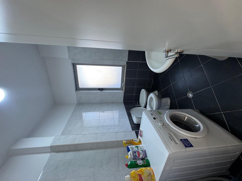 Appartamento 1+1 ad Astir a Nela 5   6° piano palazzo nuovo con ascensore  Arredato  Prezzo 450€