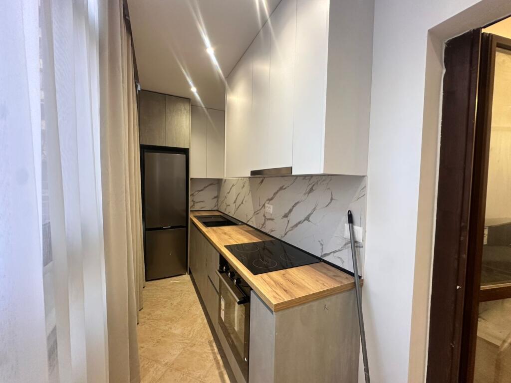 Shitet apartsment 1+1 tek komuna e Parisit