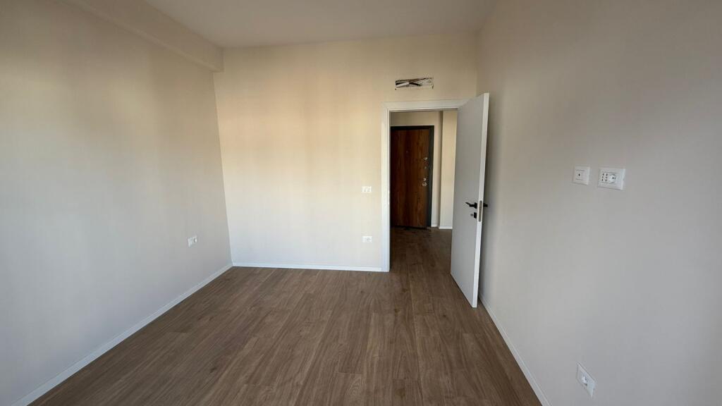 APARTAMENT 1+1 PER SHITJE NE ALI DEM