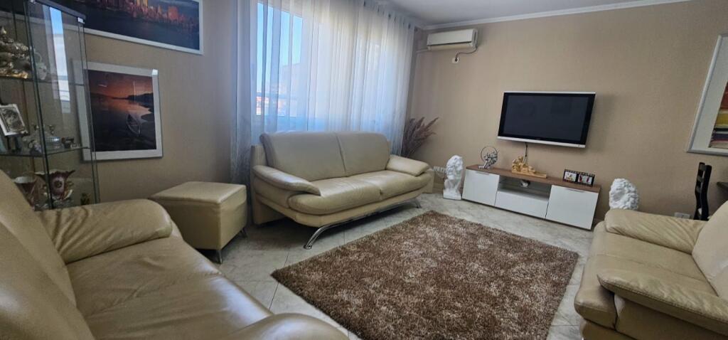 APARTAMENT 2+1+2 ME QERA TE GJYKATA DURRES