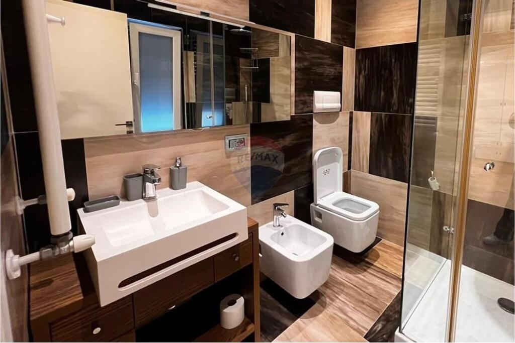 Apartament per qera 2+1+2 ne Qender