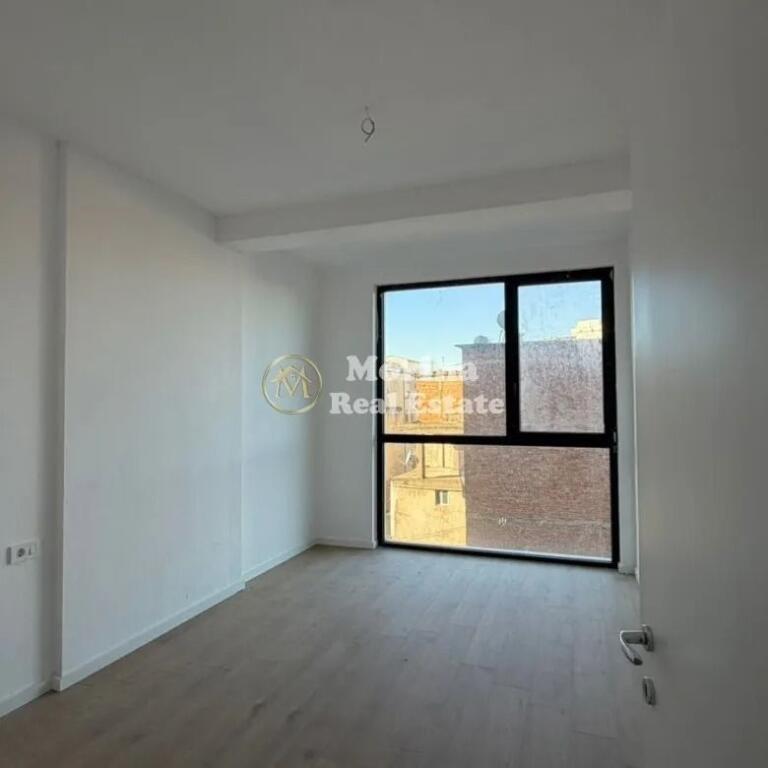 Rent | Business Premises | Mine Peza Street | 1500 €/month
