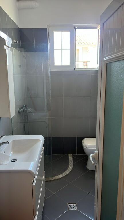 📍 Jepet me Qera Super Hyrje Private Poshtë Spitalit Amerikan 2 afer Spitaleve QSUT