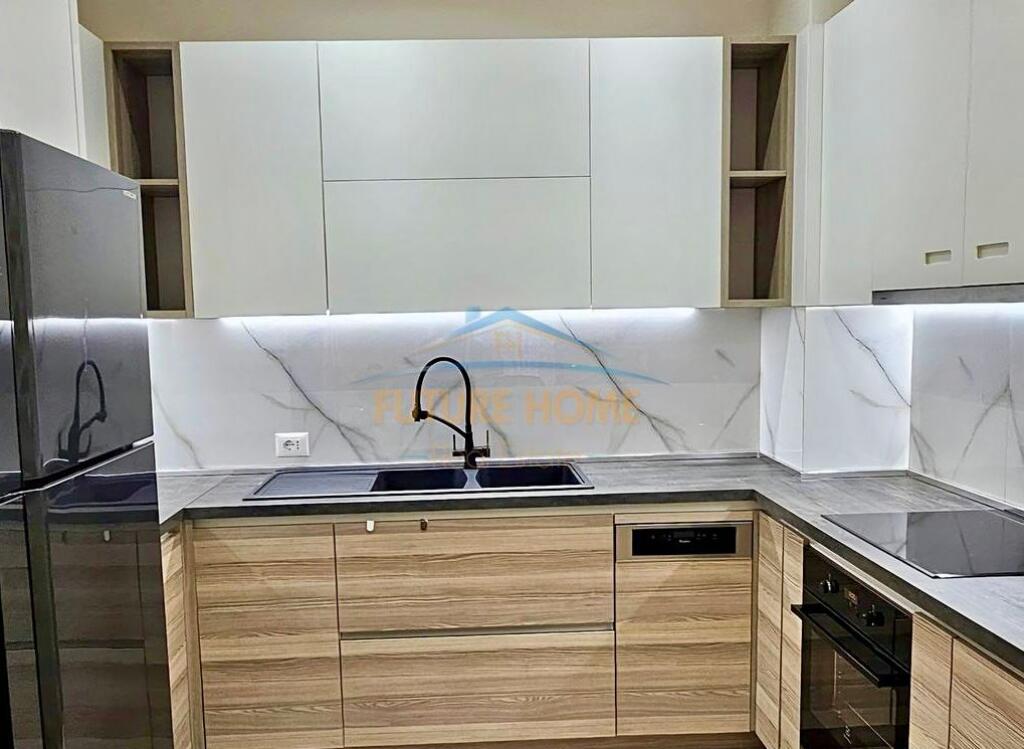 Shitet, Apartament 3+1+2, Liqeni i Thate, Tirane