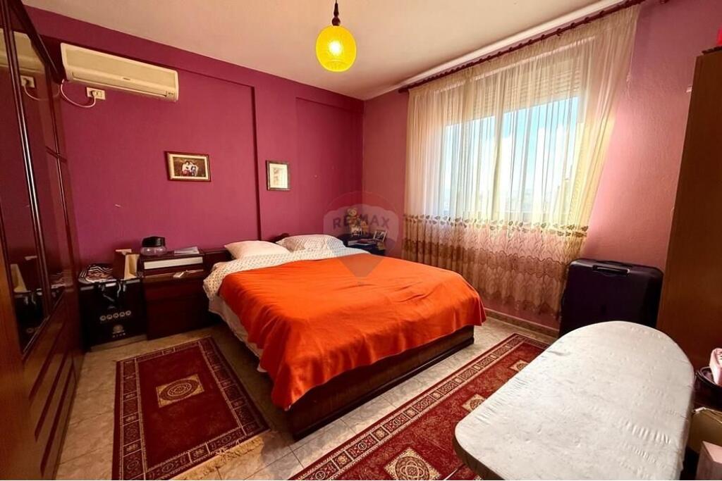 Apartament 2+1, totalisht i mobiluar tek Ali Demi!