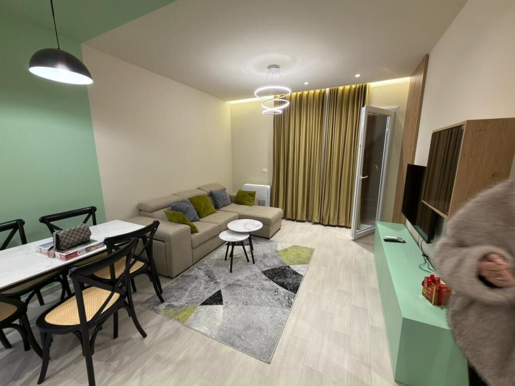 Apartament me qera 1+1 Tek 5 maji