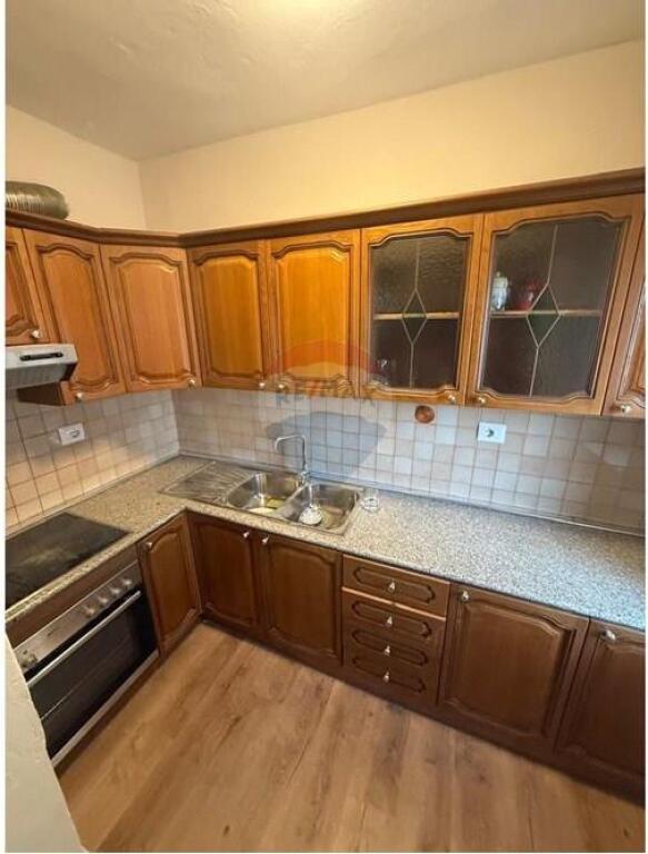 Apartament 3+1 tek Rruga e Durresit