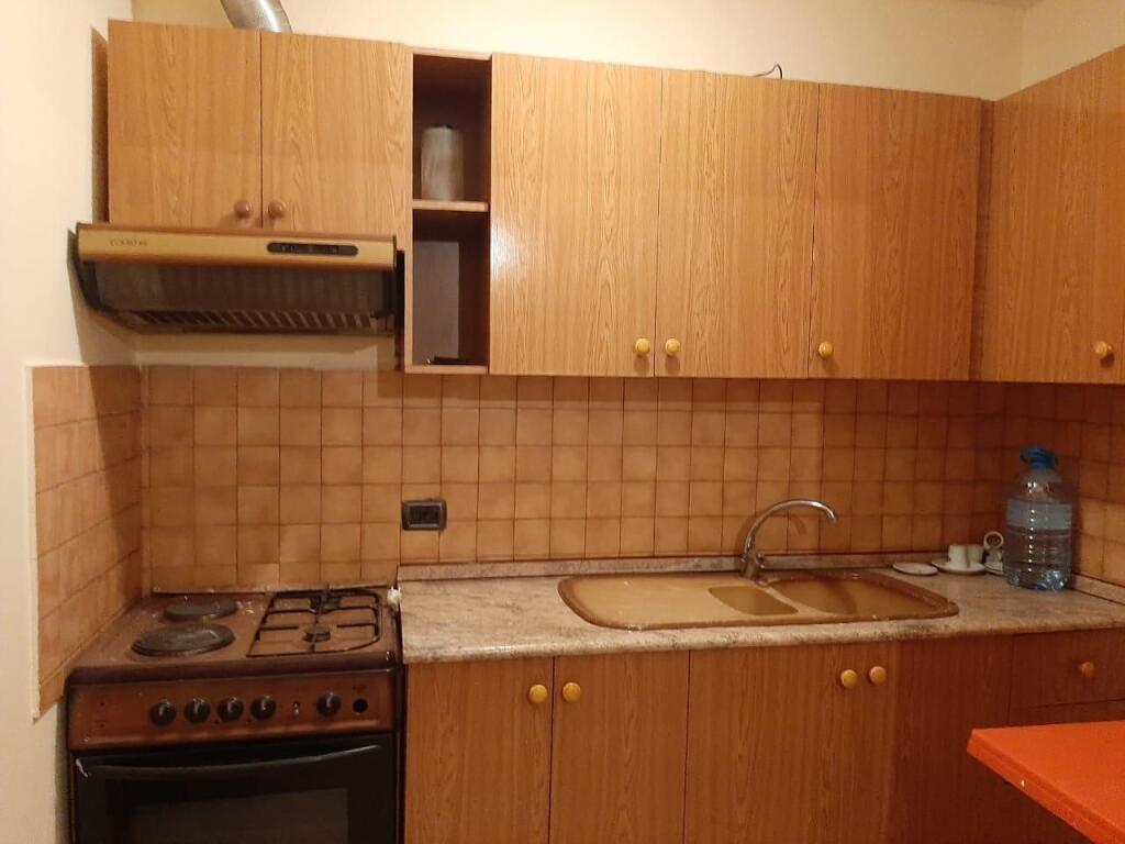 Jepet me qera apartament 1+1 tek shkolla Bajram Curri