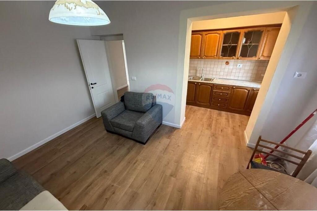 Apartament 3+1 tek Rruga e Durresit