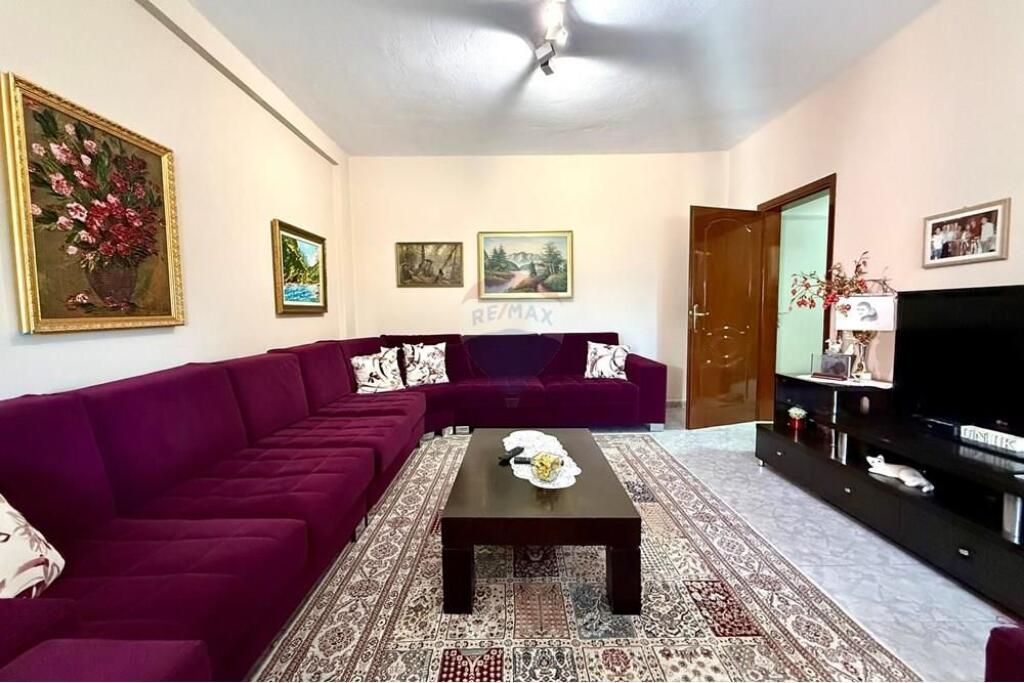 Apartament 2+1, totalisht i mobiluar tek Ali Demi!