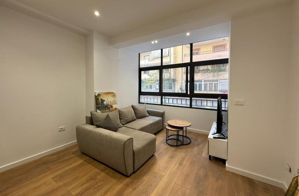 Apartment 1+1 for sale Komuna Parisit 125,000 euro